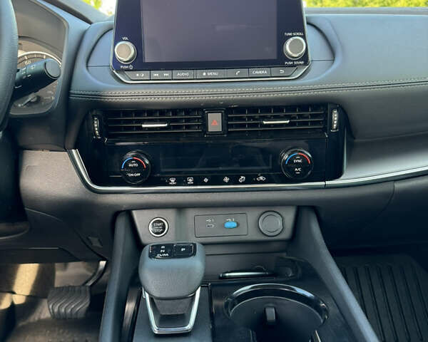 Серый Ниссан Rogue, объемом двигателя 1.48 л и пробегом 30 тыс. км за 22350 $, фото 17 на Automoto.ua