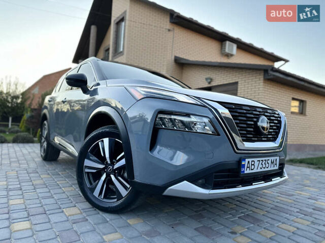 Серый Ниссан Rogue, объемом двигателя 1.5 л и пробегом 18 тыс. км за 26950 $, фото 4 на Automoto.ua