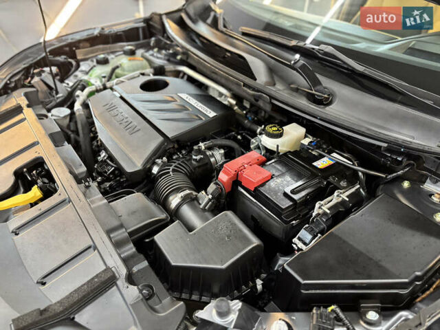 Серый Ниссан Rogue, объемом двигателя 1.5 л и пробегом 46 тыс. км за 26000 $, фото 46 на Automoto.ua