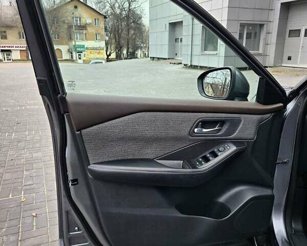 Серый Ниссан Rogue, объемом двигателя 1.5 л и пробегом 40 тыс. км за 18499 $, фото 35 на Automoto.ua