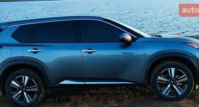 Серый Ниссан Rogue, объемом двигателя 1.5 л и пробегом 36 тыс. км за 34700 $, фото 2 на Automoto.ua