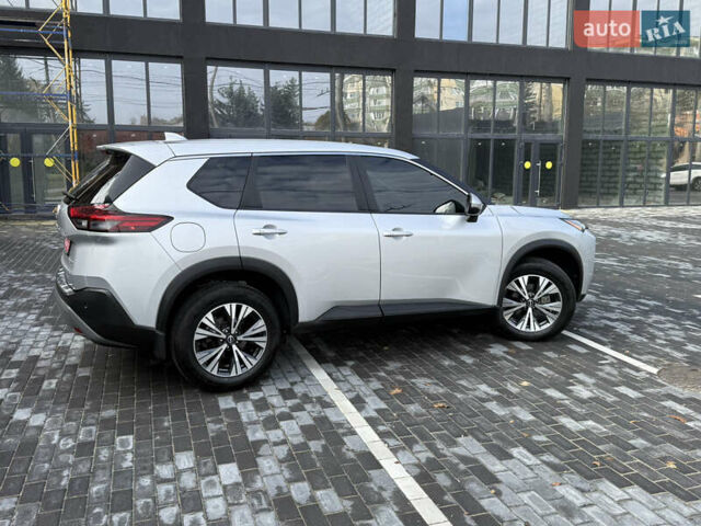 Сірий Ніссан Rogue, об'ємом двигуна 1.5 л та пробігом 72 тис. км за 22500 $, фото 8 на Automoto.ua