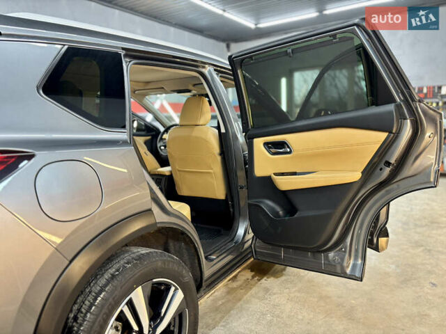 Серый Ниссан Rogue, объемом двигателя 1.5 л и пробегом 46 тыс. км за 26000 $, фото 38 на Automoto.ua