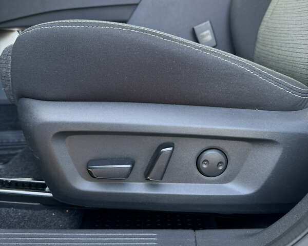 Серый Ниссан Rogue, объемом двигателя 1.48 л и пробегом 30 тыс. км за 22350 $, фото 11 на Automoto.ua