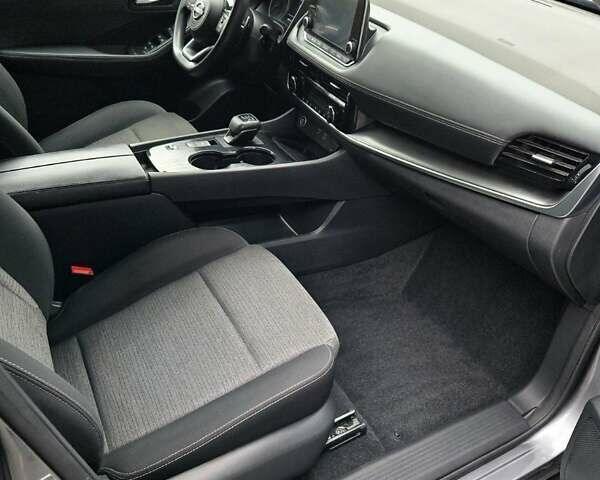 Серый Ниссан Rogue, объемом двигателя 1.5 л и пробегом 40 тыс. км за 18499 $, фото 60 на Automoto.ua