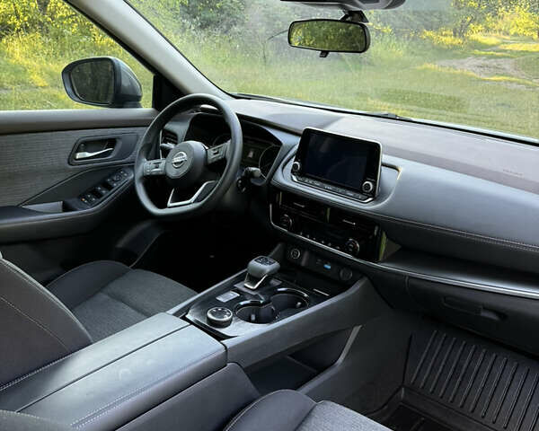 Серый Ниссан Rogue, объемом двигателя 1.48 л и пробегом 30 тыс. км за 22350 $, фото 27 на Automoto.ua