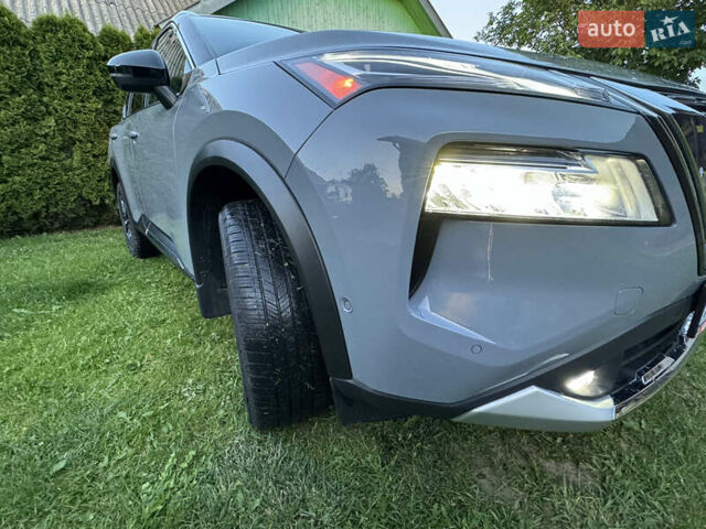 Сірий Ніссан Rogue, об'ємом двигуна 1.5 л та пробігом 32 тис. км за 28000 $, фото 12 на Automoto.ua