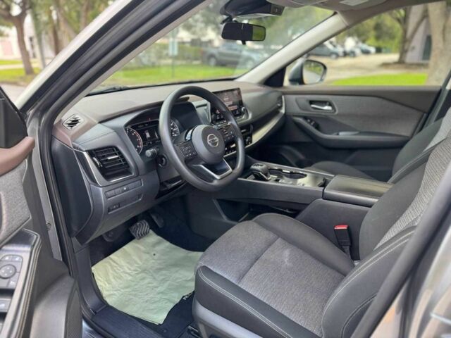 Серый Ниссан Rogue, объемом двигателя 1.5 л и пробегом 68 тыс. км за 17500 $, фото 4 на Automoto.ua