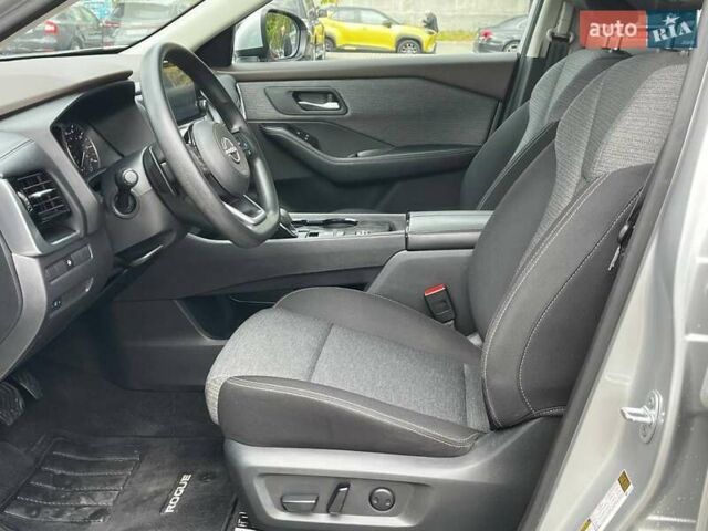 Сірий Ніссан Rogue, об'ємом двигуна 2.39 л та пробігом 109 тис. км за 22500 $, фото 9 на Automoto.ua