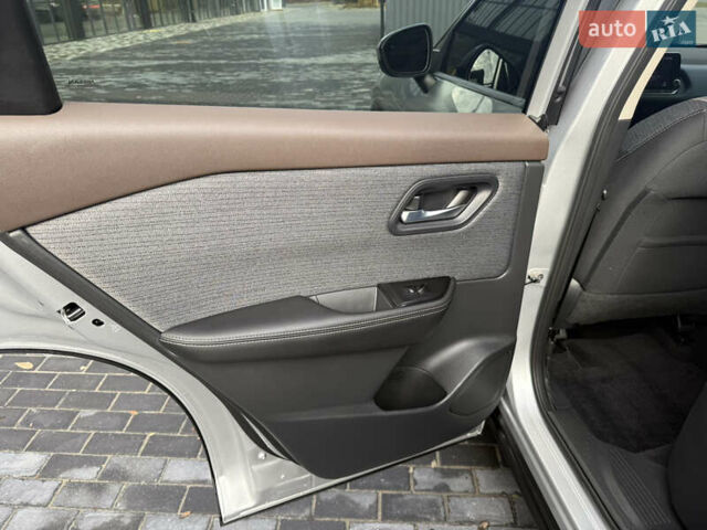 Сірий Ніссан Rogue, об'ємом двигуна 1.5 л та пробігом 72 тис. км за 22500 $, фото 32 на Automoto.ua