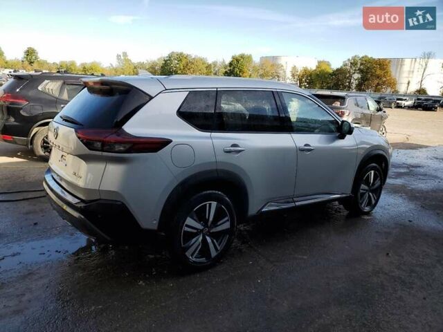 Серый Ниссан Rogue, объемом двигателя 1.5 л и пробегом 170 тыс. км за 6300 $, фото 2 на Automoto.ua