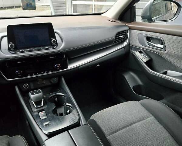 Серый Ниссан Rogue, объемом двигателя 1.5 л и пробегом 40 тыс. км за 18499 $, фото 51 на Automoto.ua