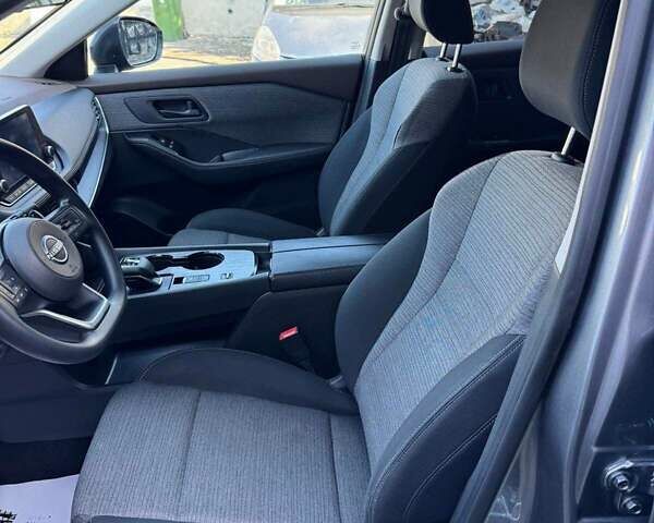 Серый Ниссан Rogue, объемом двигателя 1.5 л и пробегом 26 тыс. км за 19200 $, фото 4 на Automoto.ua