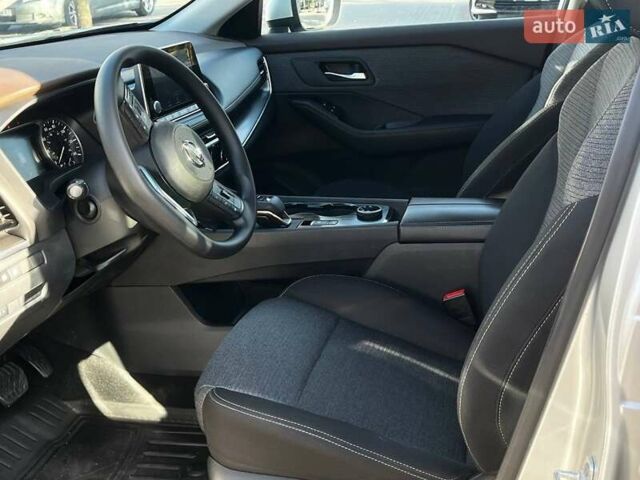 Серый Ниссан Rogue, объемом двигателя 1.5 л и пробегом 111 тыс. км за 23500 $, фото 13 на Automoto.ua