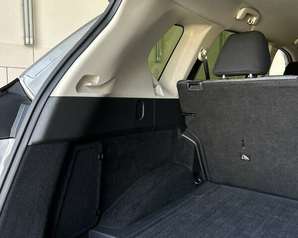 Сірий Ніссан Rogue, об'ємом двигуна 1.5 л та пробігом 62 тис. км за 22000 $, фото 45 на Automoto.ua