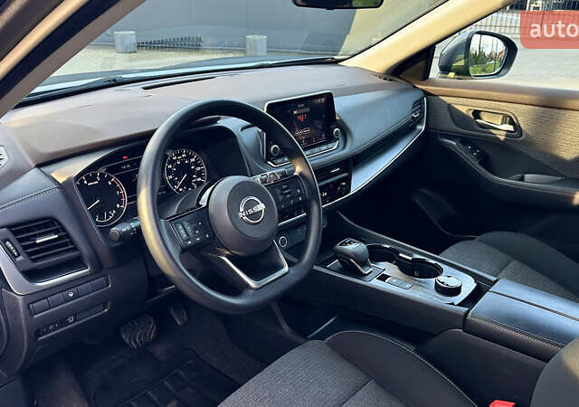 Серый Ниссан Rogue, объемом двигателя 1.5 л и пробегом 29 тыс. км за 23500 $, фото 4 на Automoto.ua