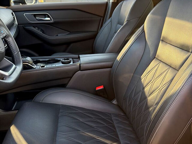 Серый Ниссан Rogue, объемом двигателя 1.5 л и пробегом 39 тыс. км за 27500 $, фото 12 на Automoto.ua