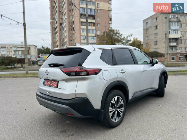 Серый Ниссан Rogue, объемом двигателя 1.5 л и пробегом 67 тыс. км за 20500 $, фото 5 на Automoto.ua