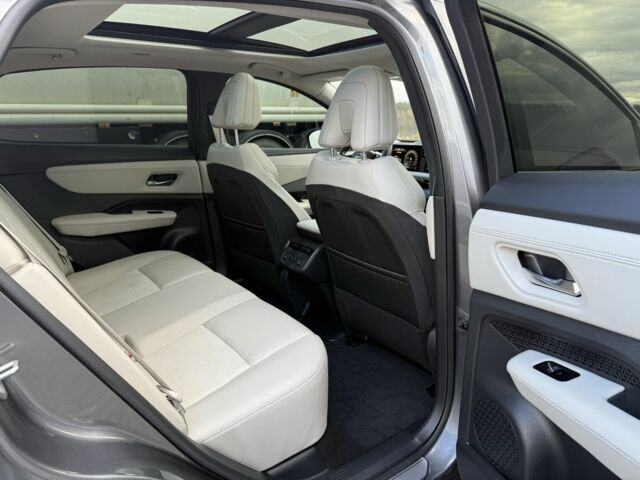 Серый Ниссан Rogue, объемом двигателя 0 л и пробегом 21 тыс. км за 29800 $, фото 7 на Automoto.ua