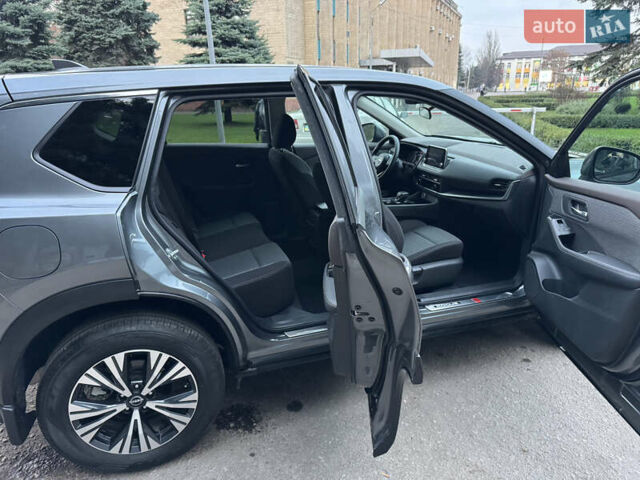 Серый Ниссан Rogue, объемом двигателя 1.5 л и пробегом 19 тыс. км за 20900 $, фото 13 на Automoto.ua