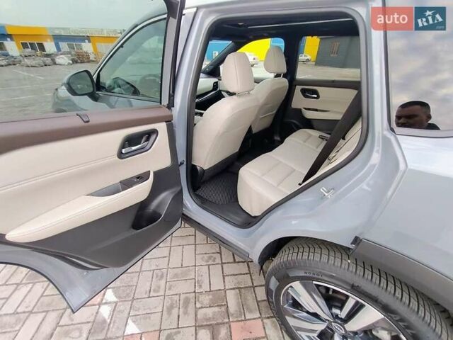 Серый Ниссан Rogue, объемом двигателя 1.5 л и пробегом 87 тыс. км за 24000 $, фото 6 на Automoto.ua