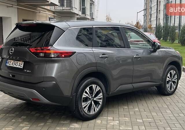 Серый Ниссан Rogue, объемом двигателя 1.5 л и пробегом 56 тыс. км за 21950 $, фото 5 на Automoto.ua