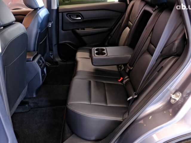 Серый Ниссан Rogue, объемом двигателя 1.5 л и пробегом 46 тыс. км за 24900 $, фото 7 на Automoto.ua