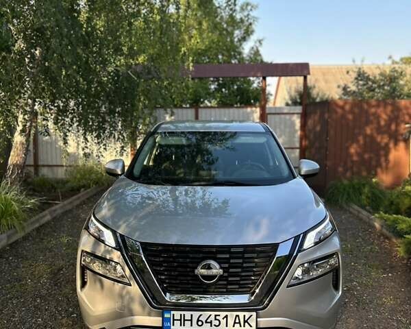 Сірий Ніссан Rogue, об'ємом двигуна 1.5 л та пробігом 62 тис. км за 22000 $, фото 3 на Automoto.ua