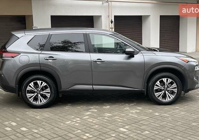 Серый Ниссан Rogue, объемом двигателя 1.5 л и пробегом 56 тыс. км за 21950 $, фото 4 на Automoto.ua