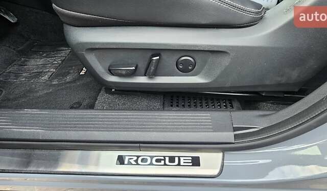 Серый Ниссан Rogue, объемом двигателя 1.5 л и пробегом 12 тыс. км за 25399 $, фото 40 на Automoto.ua