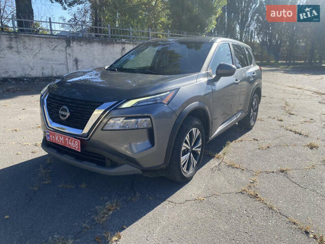 Серый Ниссан Rogue, объемом двигателя 1.5 л и пробегом 91 тыс. км за 22900 $, фото 1 на Automoto.ua