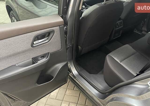 Серый Ниссан Rogue, объемом двигателя 1.5 л и пробегом 56 тыс. км за 21950 $, фото 24 на Automoto.ua