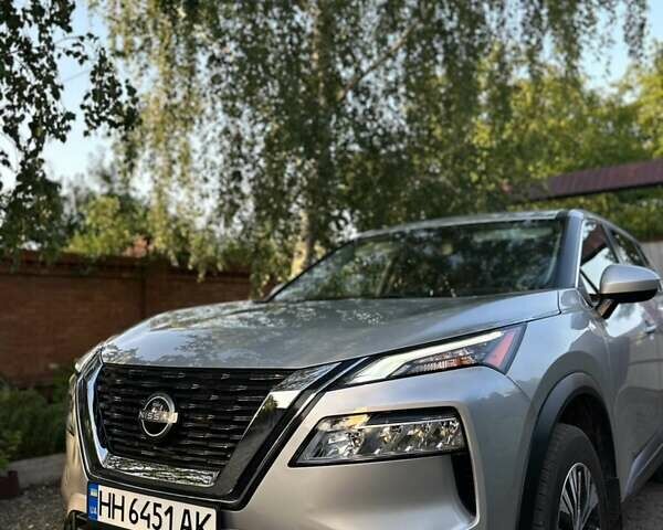 Сірий Ніссан Rogue, об'ємом двигуна 1.5 л та пробігом 62 тис. км за 22000 $, фото 5 на Automoto.ua