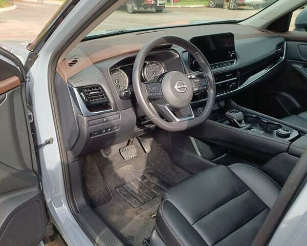 Серый Ниссан Rogue, объемом двигателя 1.5 л и пробегом 85 тыс. км за 27000 $, фото 5 на Automoto.ua