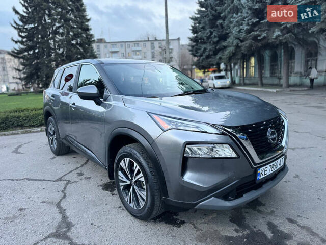 Серый Ниссан Rogue, объемом двигателя 1.5 л и пробегом 19 тыс. км за 20900 $, фото 2 на Automoto.ua