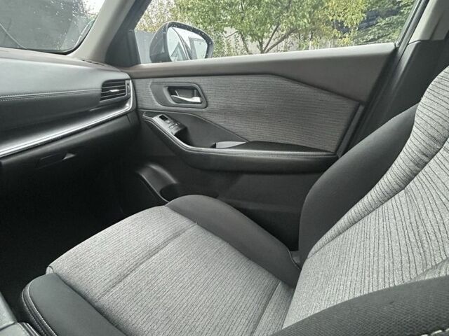 Сірий Ніссан Rogue, об'ємом двигуна 1.5 л та пробігом 82 тис. км за 22300 $, фото 11 на Automoto.ua