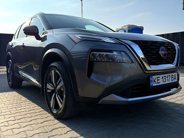 Серый Ниссан Rogue, объемом двигателя 1.5 л и пробегом 39 тыс. км за 27500 $, фото 4 на Automoto.ua