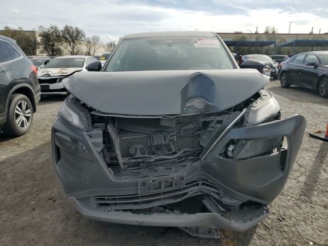 Серый Ниссан Rogue, объемом двигателя 1.5 л и пробегом 26 тыс. км за 14300 $, фото 1 на Automoto.ua