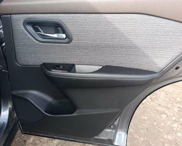 Сірий Ніссан Rogue, об'ємом двигуна 1.5 л та пробігом 76 тис. км за 20600 $, фото 9 на Automoto.ua