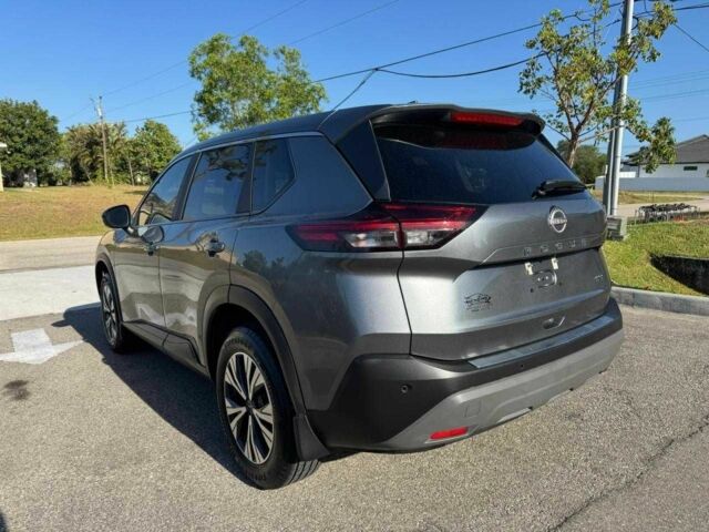 Серый Ниссан Rogue, объемом двигателя 1.5 л и пробегом 98 тыс. км за 23000 $, фото 2 на Automoto.ua