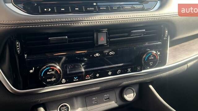 Сірий Ніссан Rogue, об'ємом двигуна 1.5 л та пробігом 45 тис. км за 28000 $, фото 8 на Automoto.ua