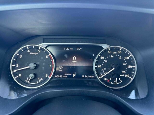 Серый Ниссан Rogue, объемом двигателя 1.5 л и пробегом 98 тыс. км за 23000 $, фото 7 на Automoto.ua