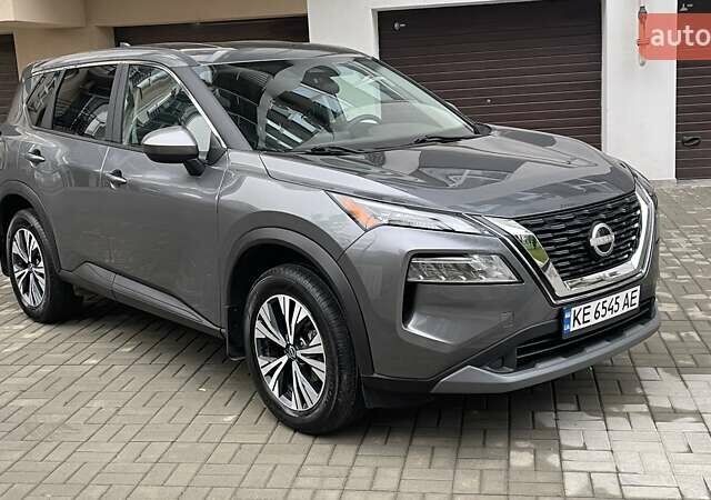 Серый Ниссан Rogue, объемом двигателя 1.5 л и пробегом 56 тыс. км за 21950 $, фото 2 на Automoto.ua
