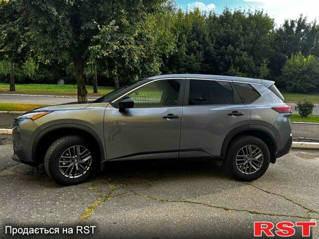 Серый Ниссан Rogue, объемом двигателя 1.5 л и пробегом 90 тыс. км за 22500 $, фото 5 на Automoto.ua