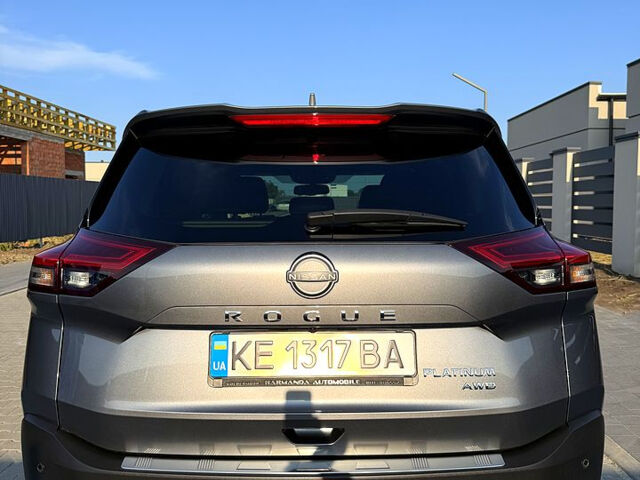 Серый Ниссан Rogue, объемом двигателя 1.5 л и пробегом 39 тыс. км за 27500 $, фото 3 на Automoto.ua