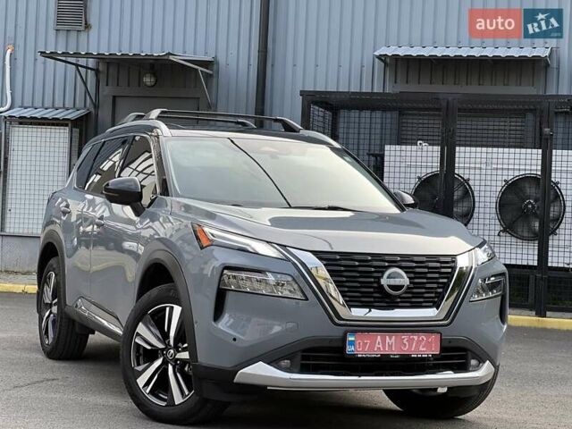 Серый Ниссан Rogue, объемом двигателя 1.5 л и пробегом 80 тыс. км за 29399 $, фото 3 на Automoto.ua