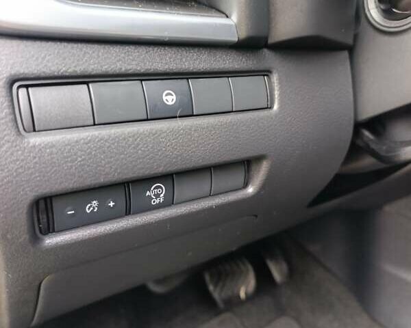 Сірий Ніссан Rogue, об'ємом двигуна 1.5 л та пробігом 76 тис. км за 20600 $, фото 8 на Automoto.ua