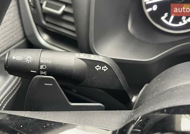 Серый Ниссан Rogue, объемом двигателя 1.5 л и пробегом 56 тыс. км за 21950 $, фото 39 на Automoto.ua