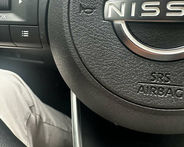 Серый Ниссан Rogue, объемом двигателя 1.5 л и пробегом 29 тыс. км за 23500 $, фото 3 на Automoto.ua