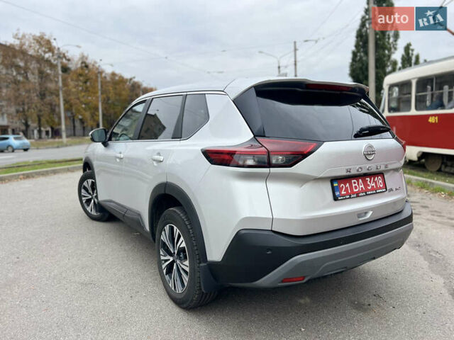 Серый Ниссан Rogue, объемом двигателя 1.5 л и пробегом 67 тыс. км за 20500 $, фото 7 на Automoto.ua